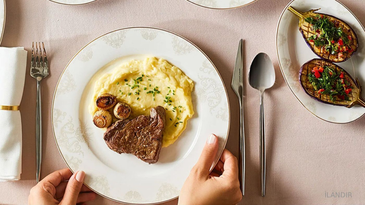 Yemek takımı ile sofrada şıklık sağlamanın yöntemleri