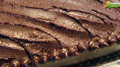 Çikolata Soslu Browni
