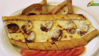 Kaşarlı Sucuklu Pide