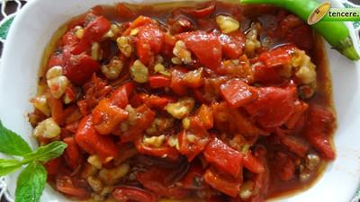 Közlenmiş Biber Salatası