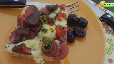 Bayat Ekmek Pizzası