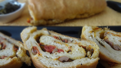Zeytinli Domatesli Çörek