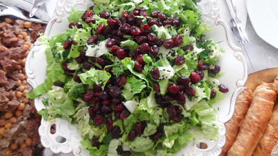 Yaban Mersinli Salata