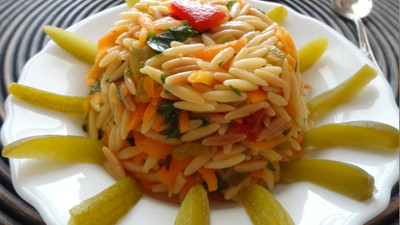 Sebzeli Arpa Şehriye Salatası