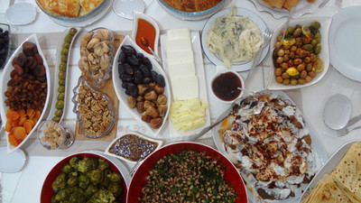 Kahvaltı Günü (Ayşe Hanım)