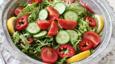 Sarımsaklı Endiyven Salatası