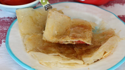 Baklava Yufkasından Pizza Gözleme