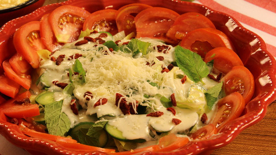 Sarımsak Soslu Taze Salata