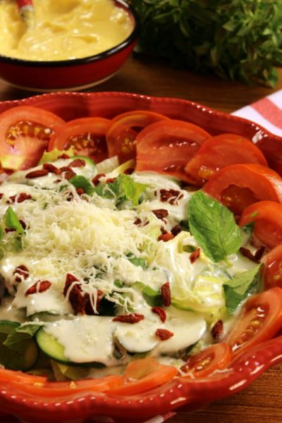 Sarımsak Soslu Taze Salata - Resim : 2
