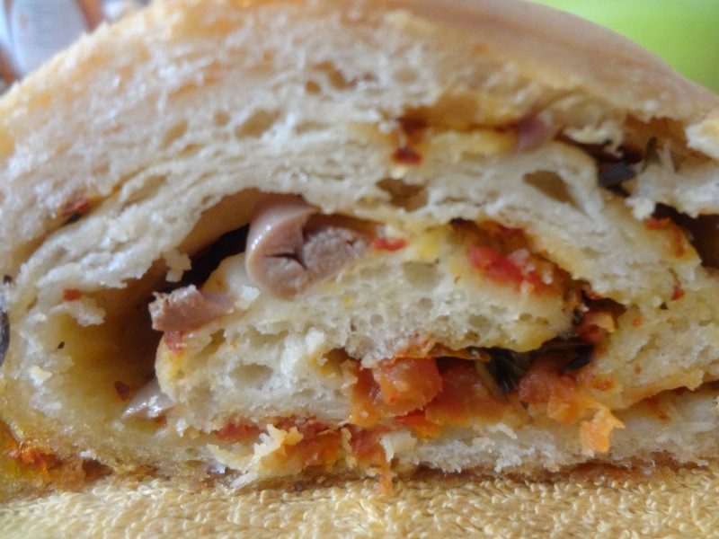 Zeytinli Domatesli Çörek - Resim : 8